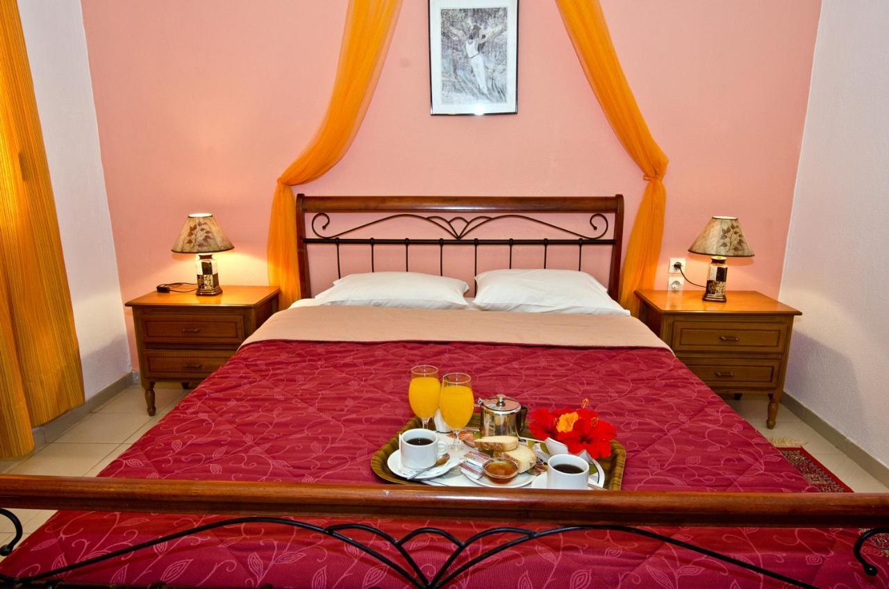 Zaneta Hotel & Apartments นิโอไกลมา ภายนอก รูปภาพ